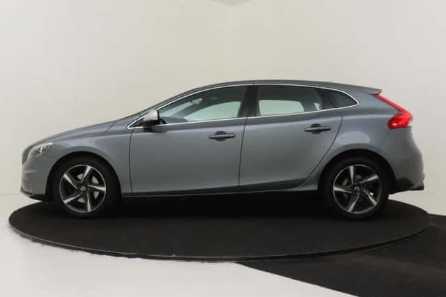 Volvo V40 (2015) thumbnail 6