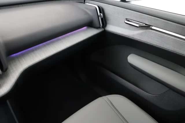 Volvo EX30 (2026) thumbnail 15
