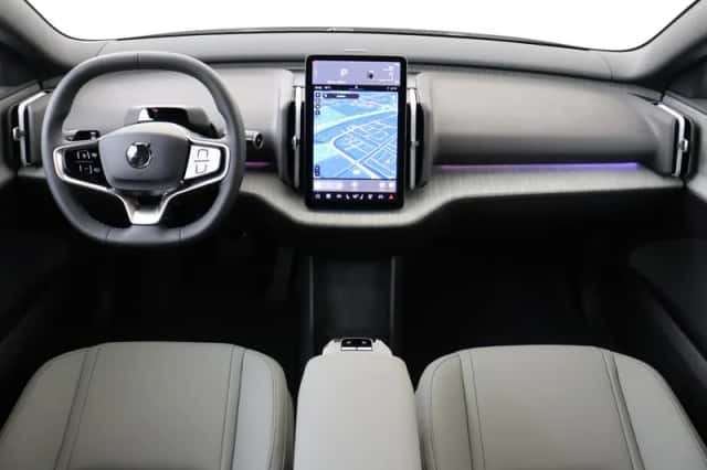 Volvo EX30 (2026) thumbnail 3