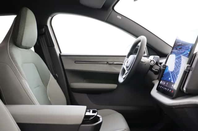 Volvo EX30 (2026) thumbnail 7