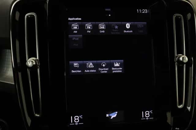 Volvo XC40 (2018) thumbnail 25