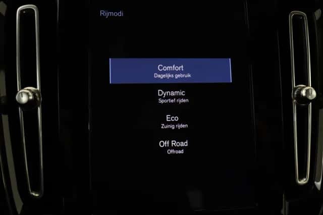 Volvo XC40 (2018) thumbnail 26