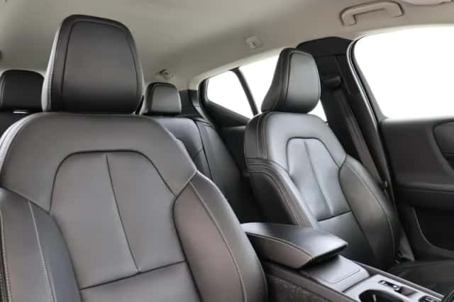 Volvo XC40 (2018) thumbnail 9