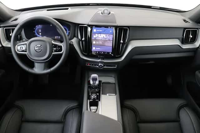 Volvo XC60 (2025) thumbnail 3