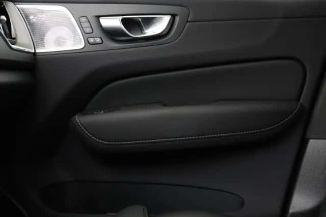 Volvo XC60 (2025) thumbnail 23
