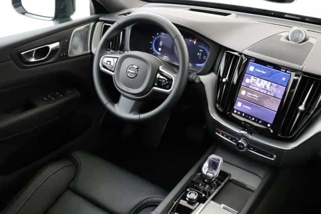 Volvo XC60 (2025) thumbnail 5