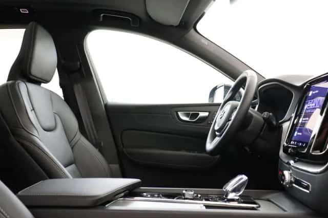 Volvo XC60 (2025) thumbnail 7