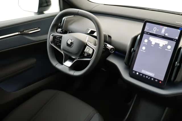 Volvo EX30 (2026) thumbnail 5