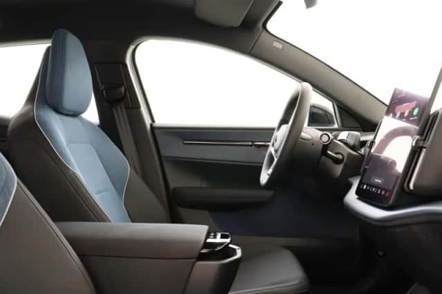 Volvo EX30 (2026) thumbnail 7