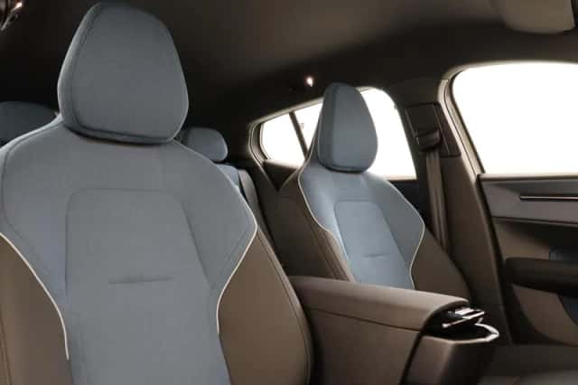 Volvo EX30 (2026) thumbnail 9