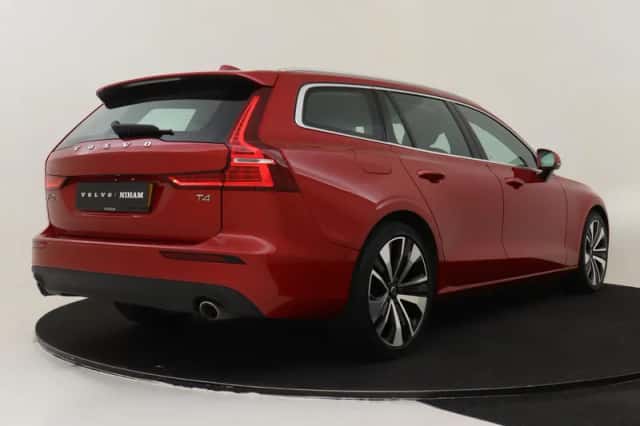 Volvo V60 (2019) thumbnail 2