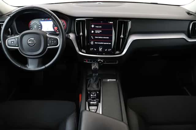Volvo V60 (2019) thumbnail 3