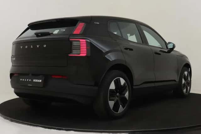 Volvo EX30 (2024) thumbnail 2