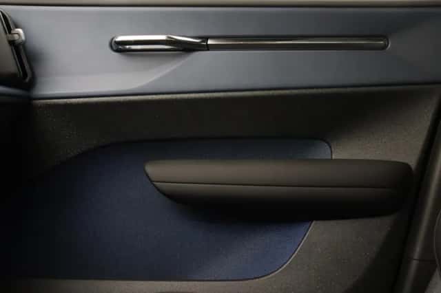 Volvo EX30 (2024) thumbnail 13