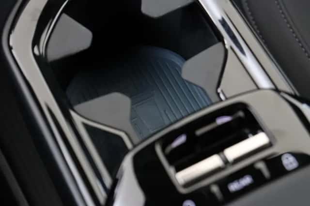 Volvo EX30 (2024) thumbnail 19