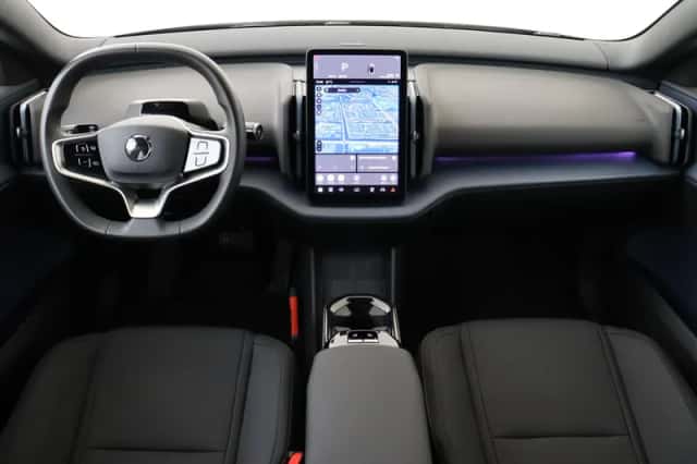Volvo EX30 (2024) thumbnail 3