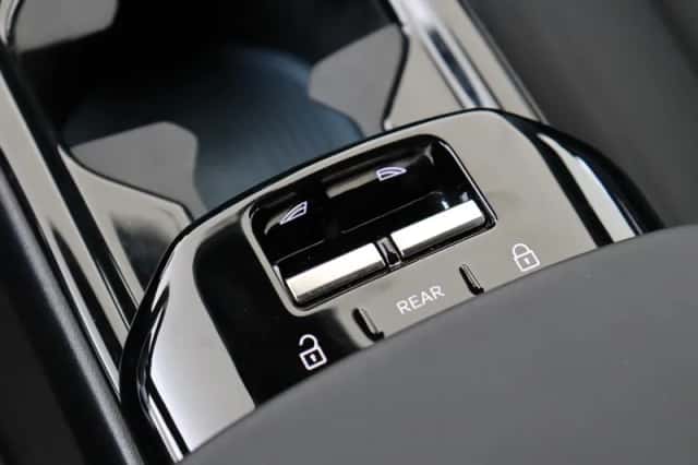 Volvo EX30 (2024) thumbnail 21