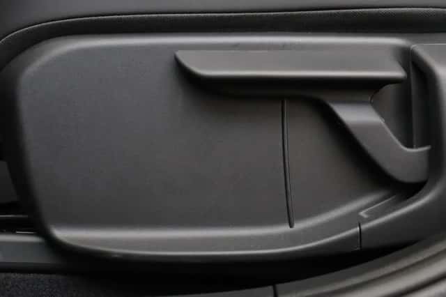 Volvo EX30 (2024) thumbnail 24