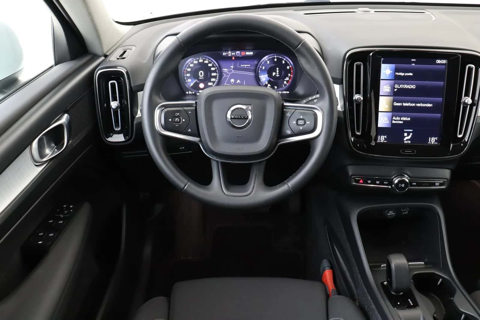 Volvo XC40 (2022) — foto 1