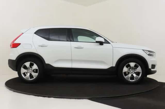 Volvo XC40 (2022) thumbnail 12
