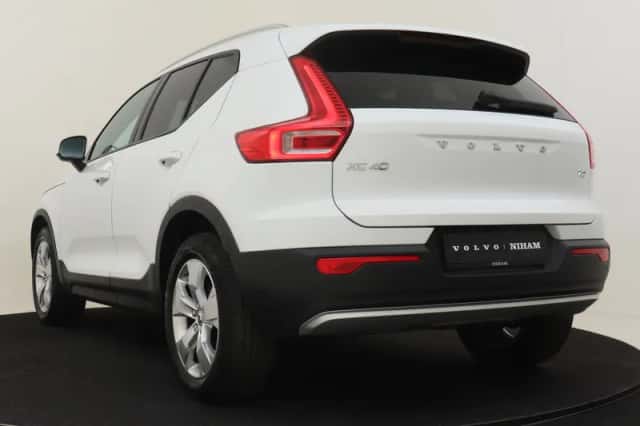 Volvo XC40 (2022) thumbnail 4