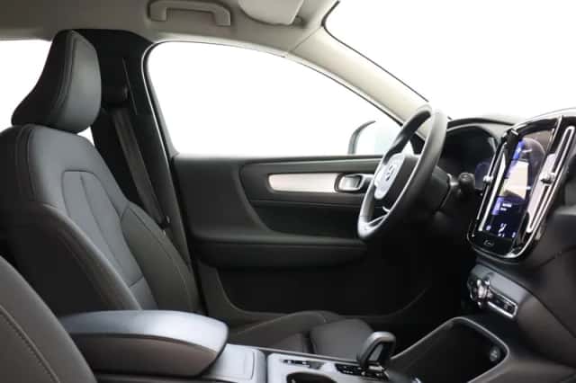 Volvo XC40 (2022) thumbnail 7