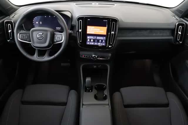 Volvo EX40 (2026) thumbnail 3
