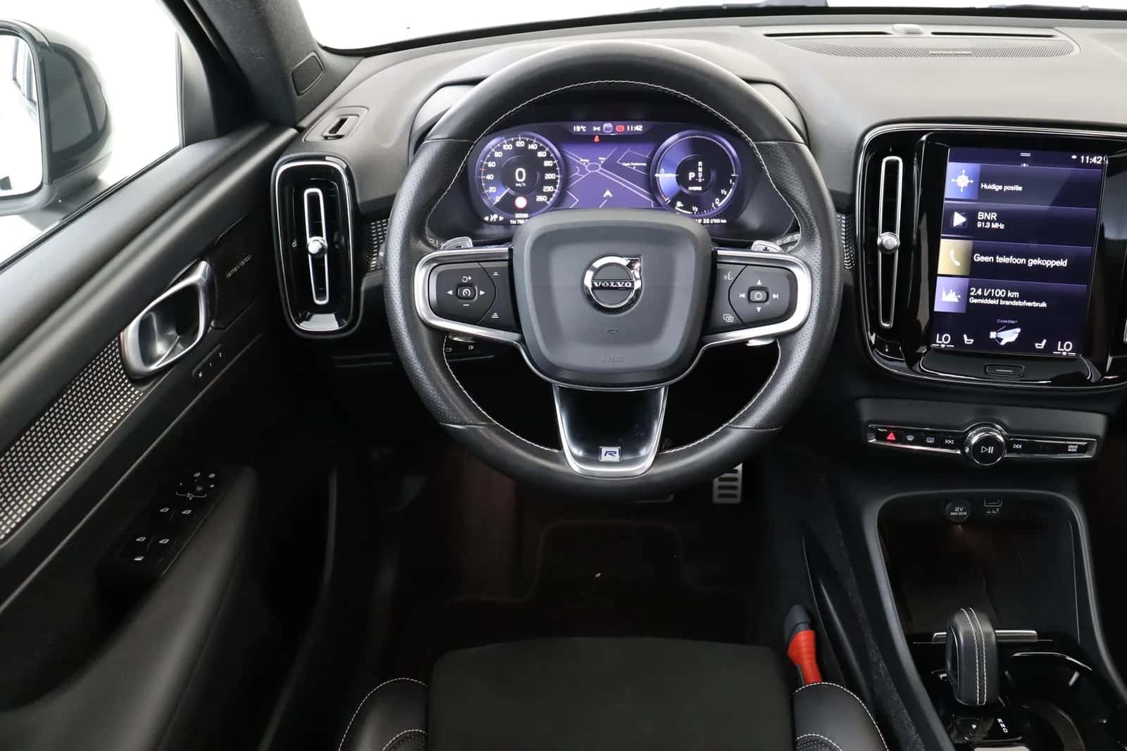 Volvo XC40 (2020) — foto 1