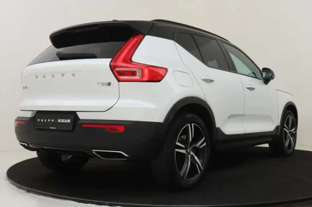 Volvo XC40 (2020) thumbnail 2