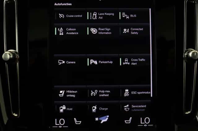 Volvo XC40 (2020) thumbnail 27