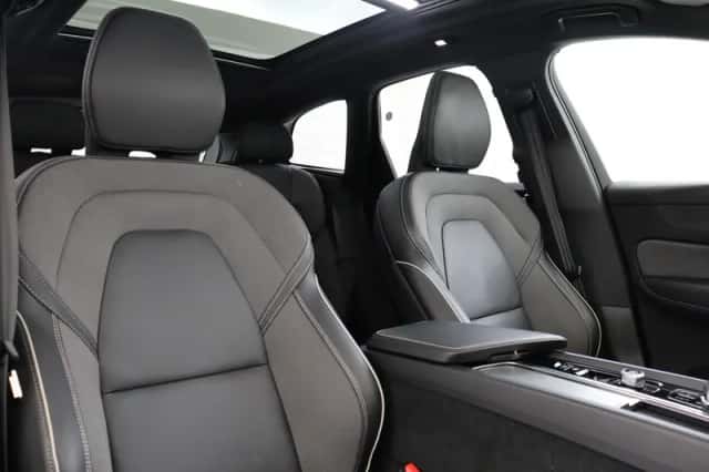 Volvo XC60 (2024) thumbnail 11