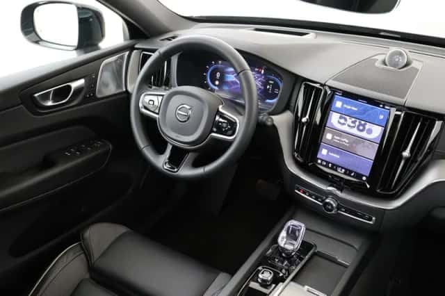 Volvo XC60 (2024) thumbnail 5