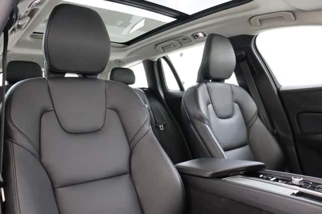 Volvo V60 (2021) thumbnail 11