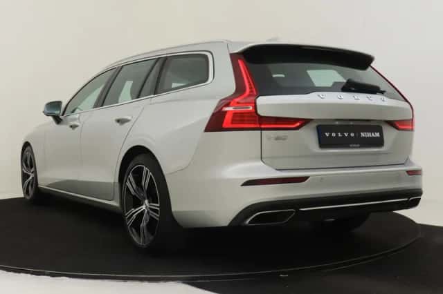 Volvo V60 (2021) thumbnail 4