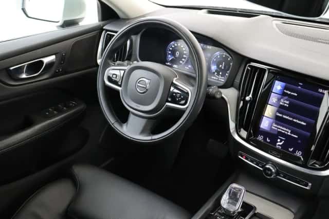 Volvo V60 (2021) thumbnail 5