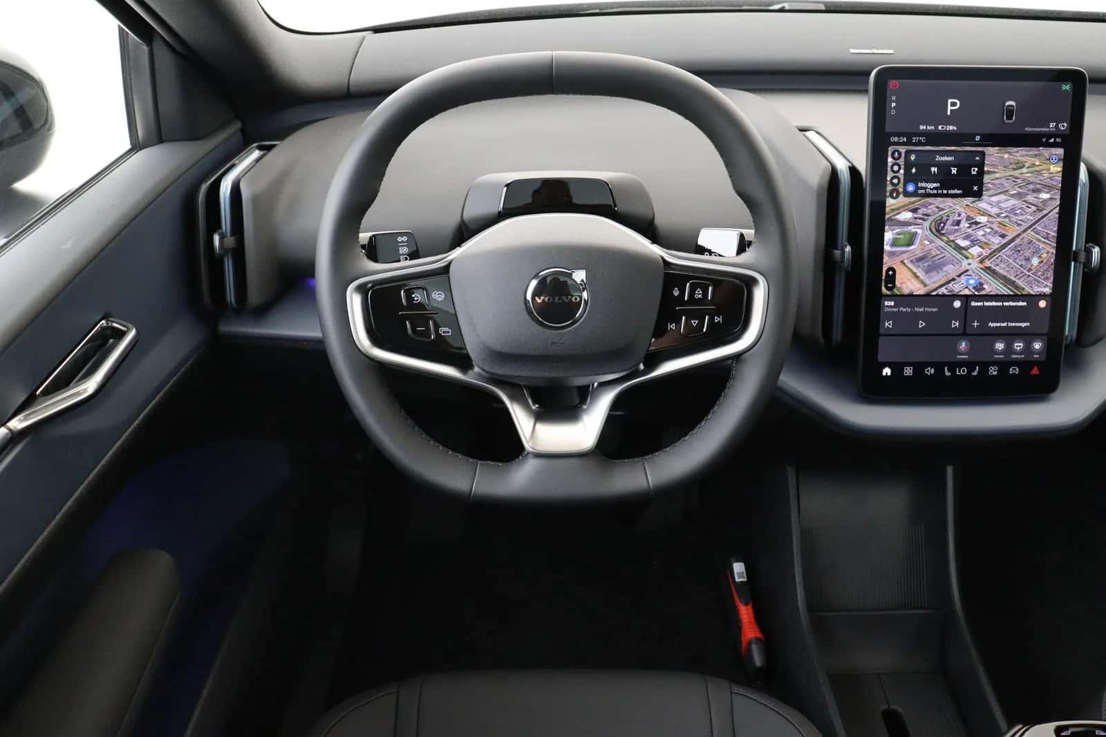 Volvo EX30 (2026) — foto 1