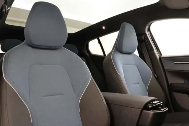 Volvo EX30 (2026) thumbnail 11
