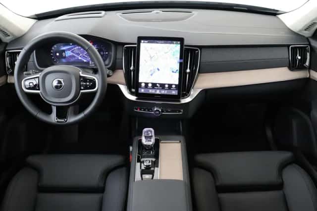 Volvo XC90 (2025) thumbnail 3