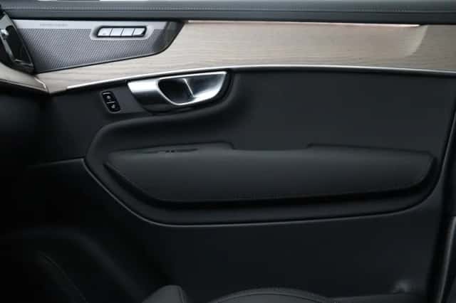 Volvo XC90 (2025) thumbnail 24