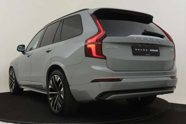 Volvo XC90 (2025) thumbnail 4