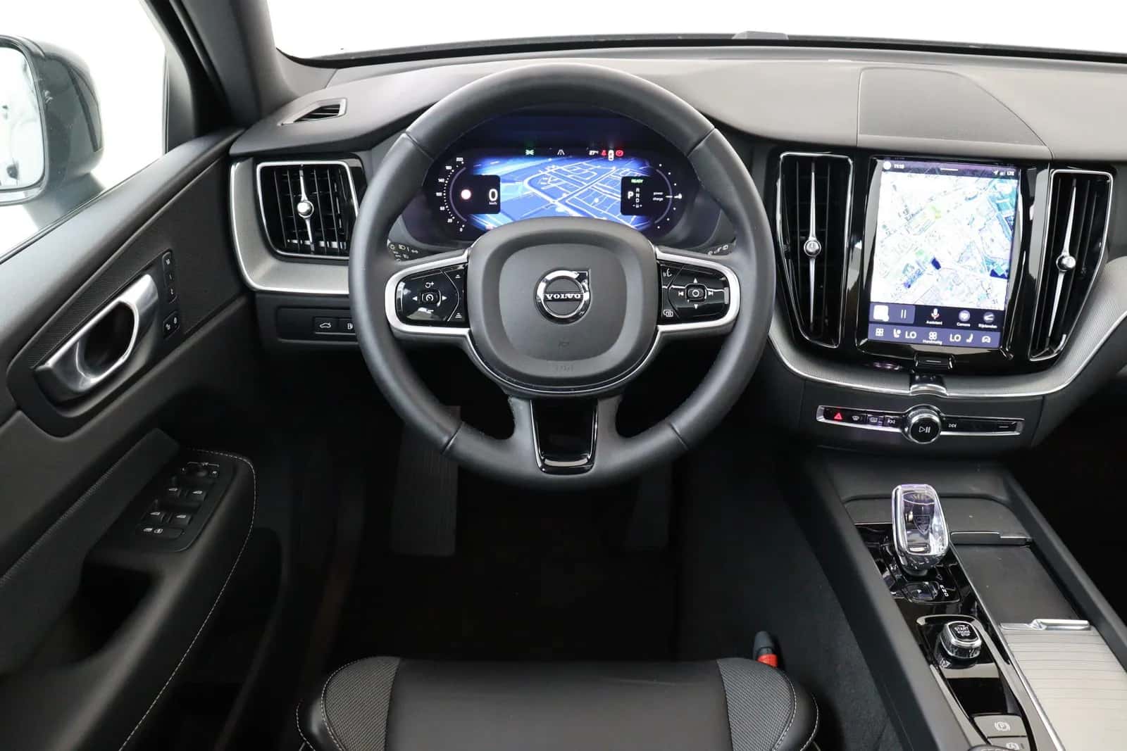 Volvo XC60 (2023) — foto 1