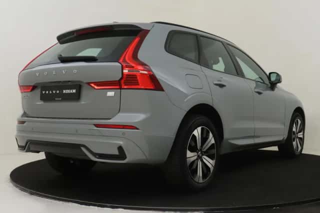 Volvo XC60 (2023) thumbnail 2