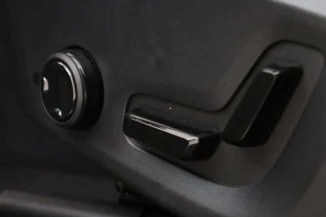 Volvo XC60 (2023) thumbnail 24