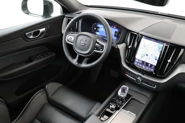 Volvo XC60 (2023) thumbnail 5