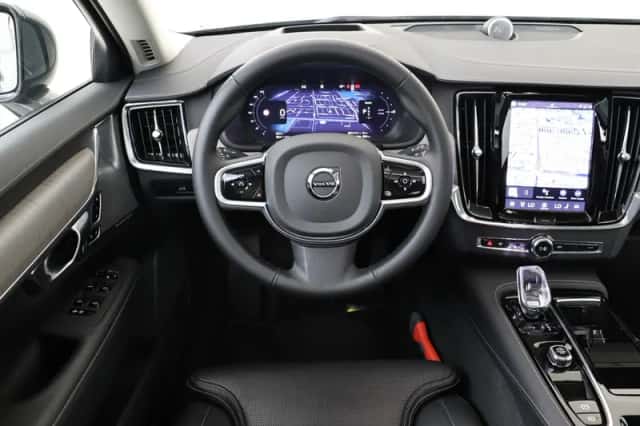 Volvo V90 (2025)