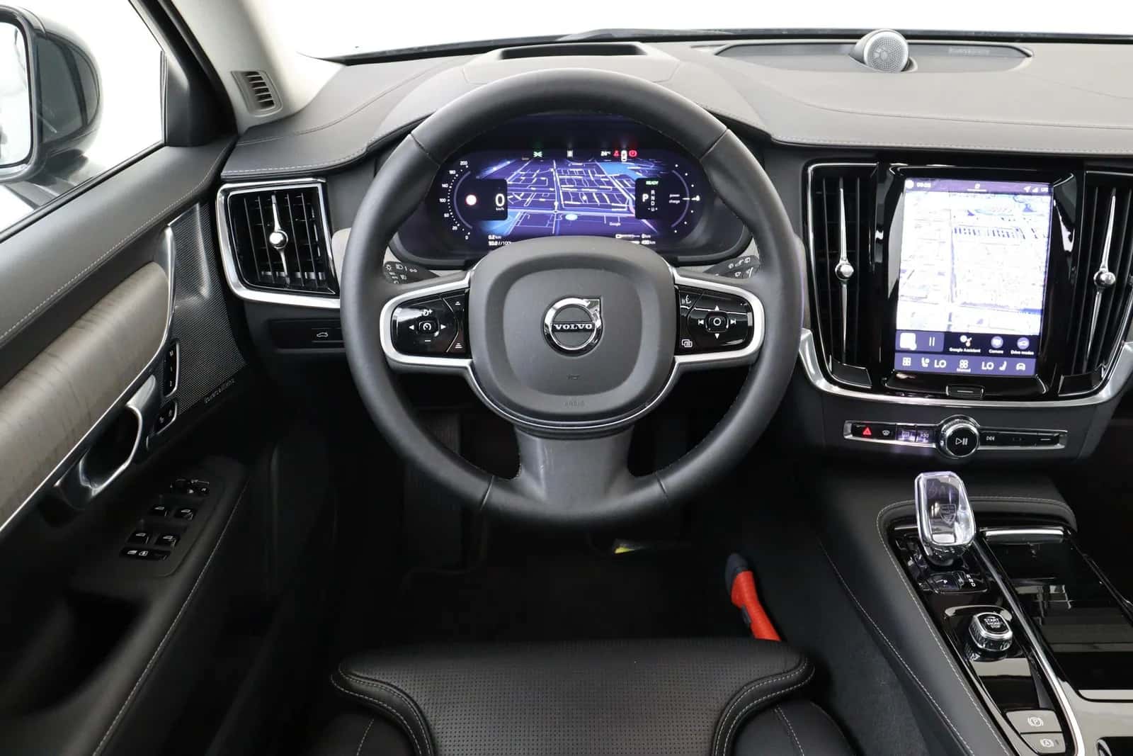 Volvo V90 (2025) — foto 1