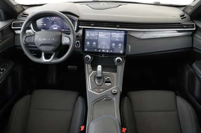 Lynk & Co 01 (2024) thumbnail 3