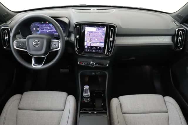 Volvo EX40 (2026) thumbnail 3