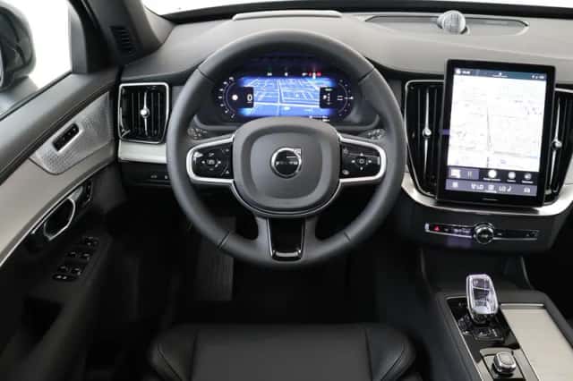 Volvo XC90 (2026) thumbnail 1