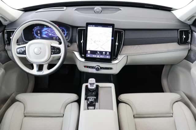 Volvo XC90 (2025) thumbnail 3